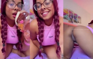 Júlia Sodré Mostra A Buceta Melada No Estilo Buceta Flix