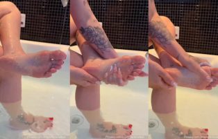 Na Hidro em Pack de Pé com Loira Feet – Bucetinha