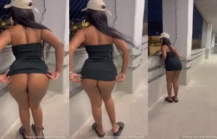 Mayzitta Exibindo o Bucetão Gostoso de Vestido sem Calcinha – OnlyFans Vazado