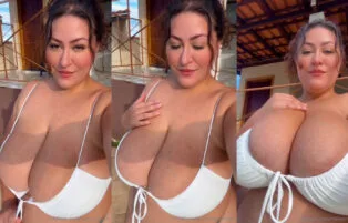 Mah Portinalli Peituda Gostosa De Biquíni No Onlyfans