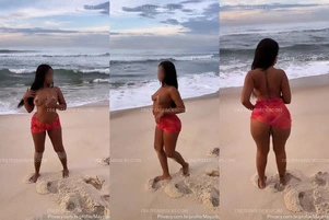 Ruivinha Gostosa Peladinha na Praia – Pornô BR