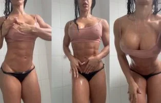 Vídeo Vazado No Banho Com Delícia Estilo Xvideos