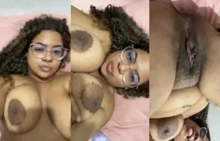 Melissa Pontes No Onlyfans Abrindo a Buceta Gostoso