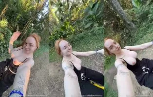 Mostrando Os Peitões Na Rua – Babi Palomas No Fapello