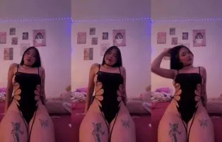 Novinha Manu Kitty Se Exibindo Gostoso No Fapello