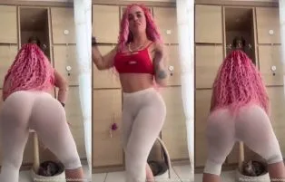 Rebolando Sem Calcinha De Legging Débora Fantine
