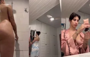 Gabi Saleh Nua Tomando Banho em Flagra – Privacy Grátis